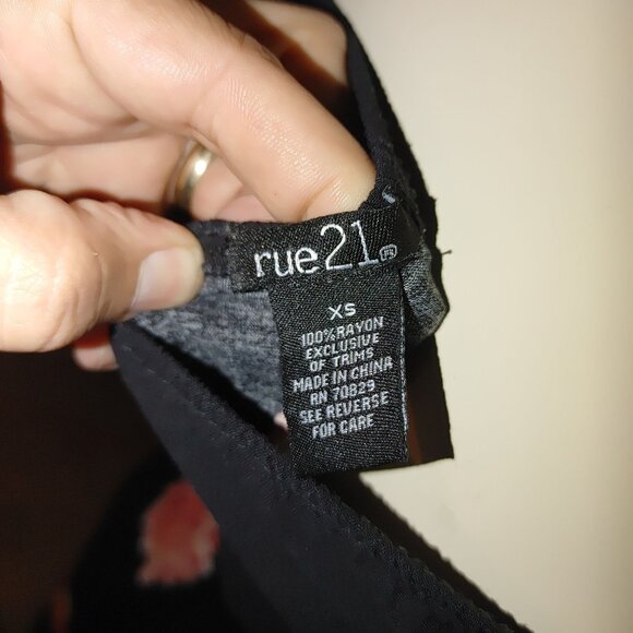 Rue 21 XSmall Black Floral Romper Dress Wrap Shorts High Low - Picture 5 of 5